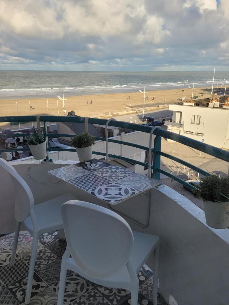 Studio Vue Mer Au Coeur De Malo Les Bains Pieds Dans L Eau Dunkirk Екстер'єр фото